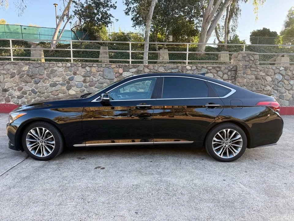 2015 Hyundai Genesis - Image 8 of 20