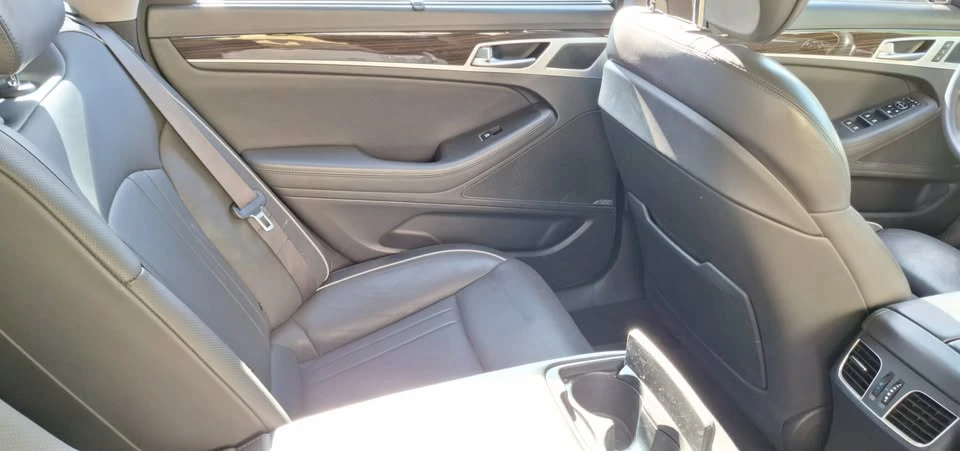 2015 Hyundai Genesis - Image 19 of 20