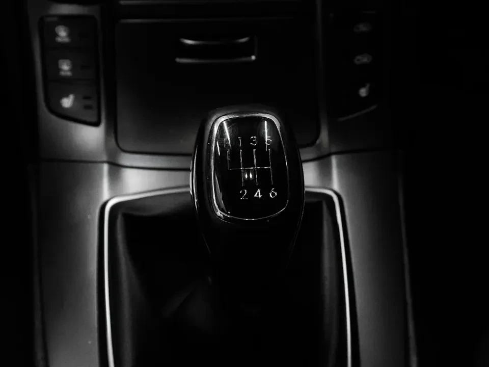 2015 Hyundai Genesis - Image 11 of 20
