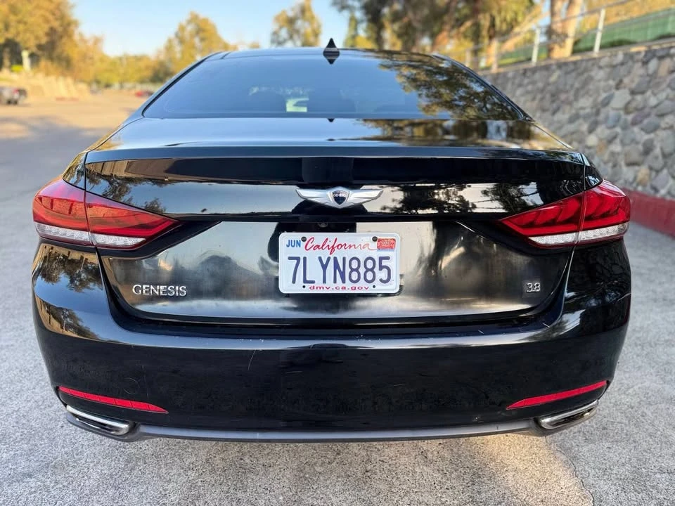 2015 Hyundai Genesis - Image 4 of 20