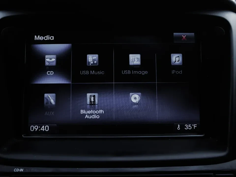 2015 Hyundai Genesis - Image 14 of 20
