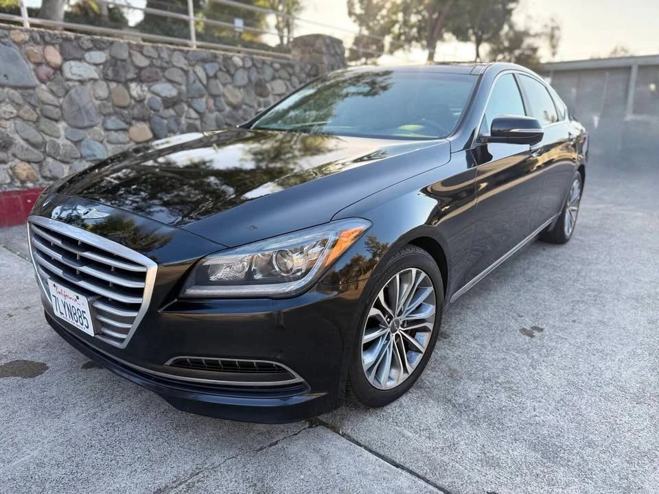 2015 Hyundai Genesis - Image 9 of 20