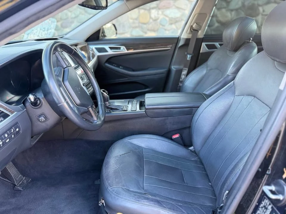 2015 Hyundai Genesis - Image 13 of 20