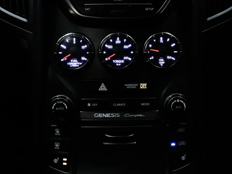 2015 Hyundai Genesis - Image 13 of 20