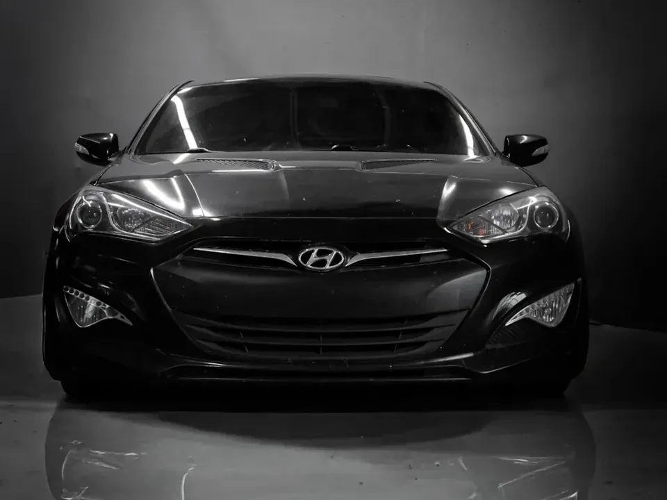 2015 Hyundai Genesis - Image 2 of 20