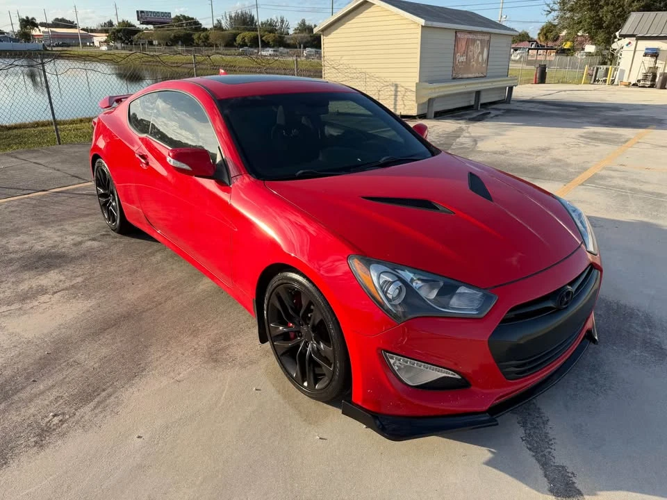 2015 Hyundai Genesis - Image 5 of 17