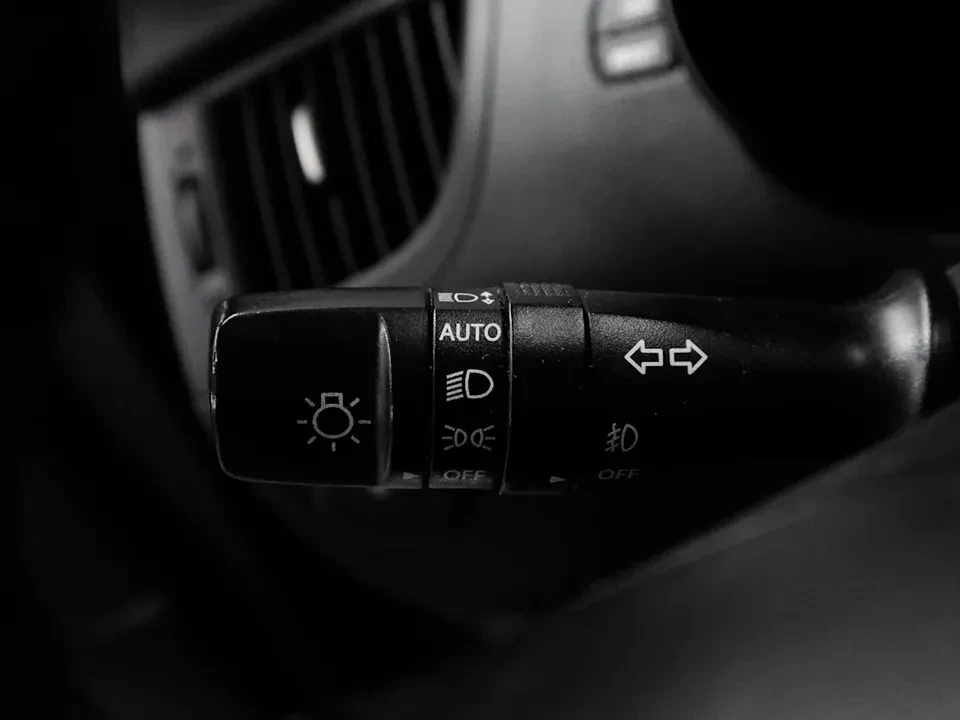 2015 Hyundai Genesis - Image 12 of 20