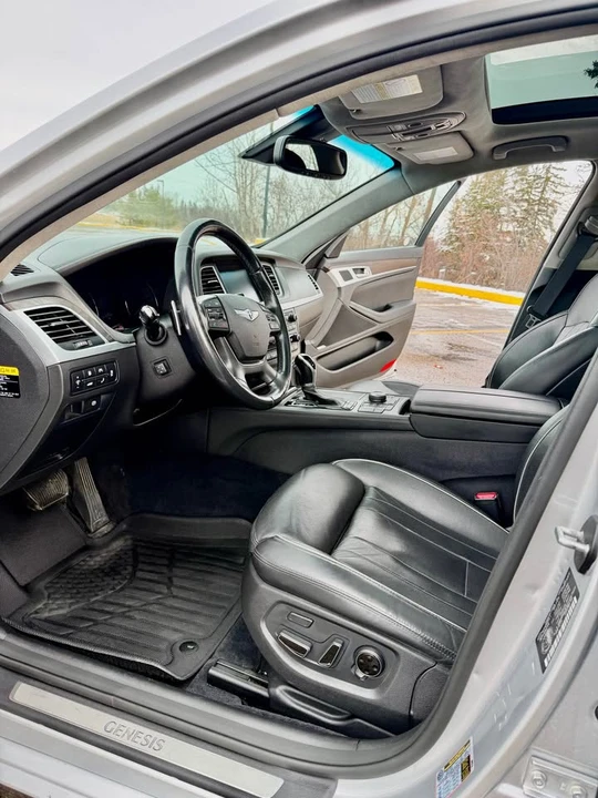2015 Hyundai Genesis - Image 4 of 20