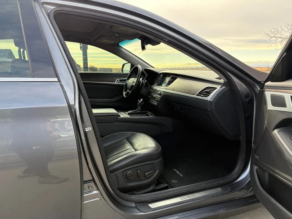 2015 Hyundai Genesis - Image 6 of 7