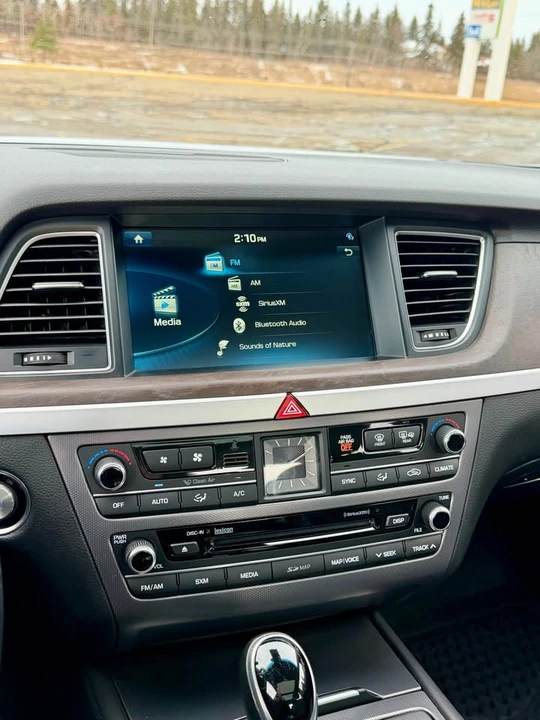 2015 Hyundai Genesis - Image 7 of 20
