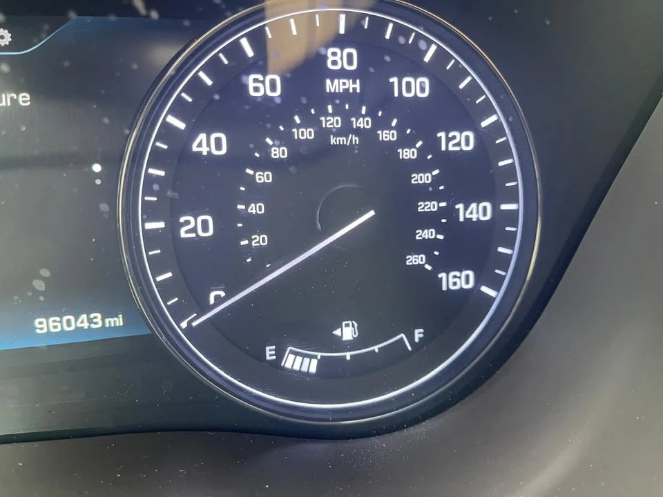 2015 Hyundai Genesis - Image 10 of 17