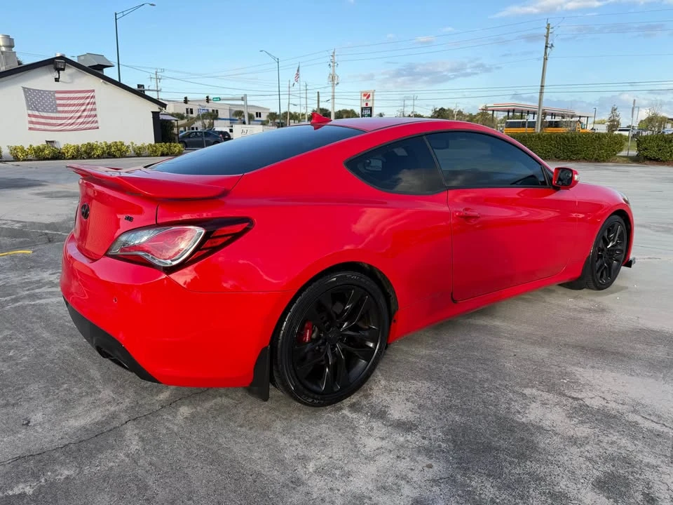2015 Hyundai Genesis - Image 12 of 17