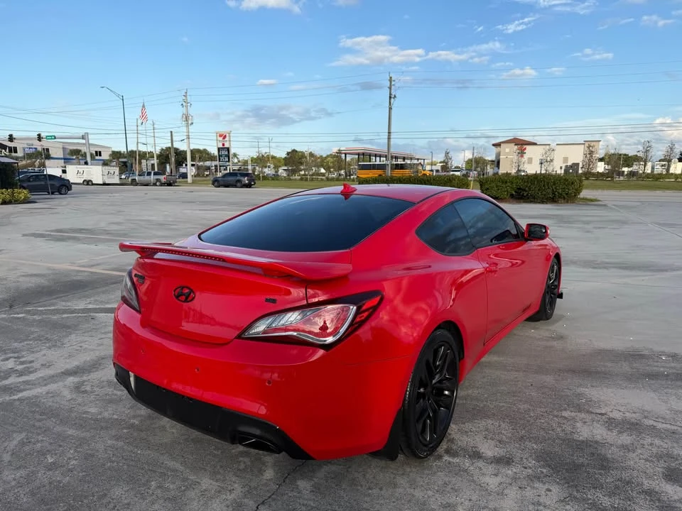 2015 Hyundai Genesis - Image 6 of 17
