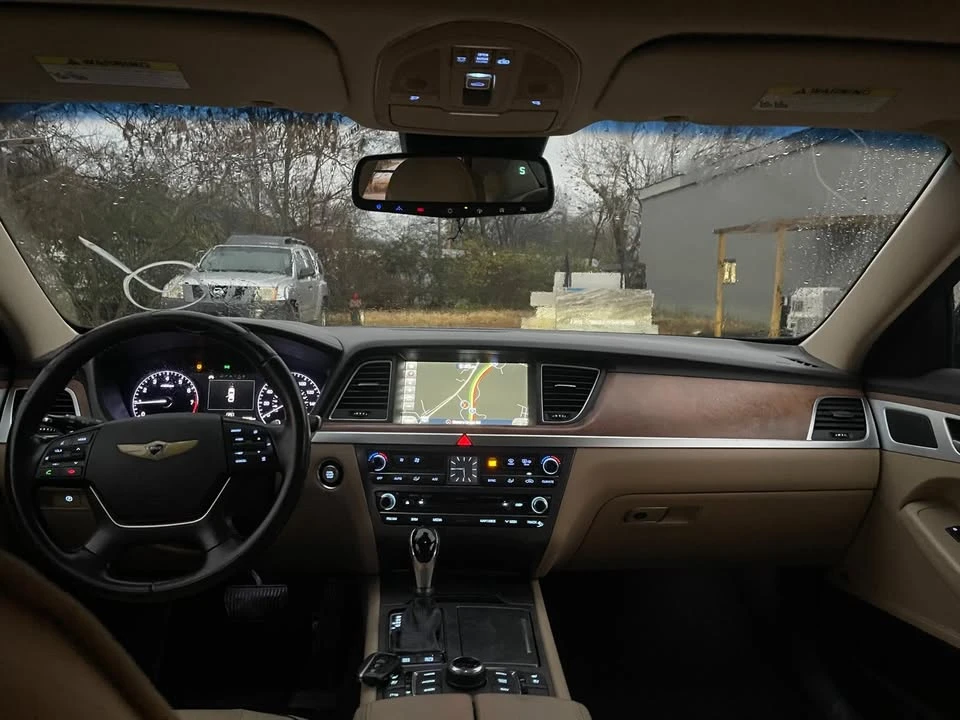 2015 Hyundai Genesis - Image 8 of 17