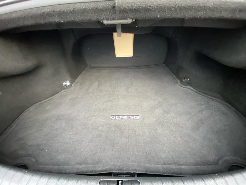2015 Hyundai Genesis - Image 12 of 19