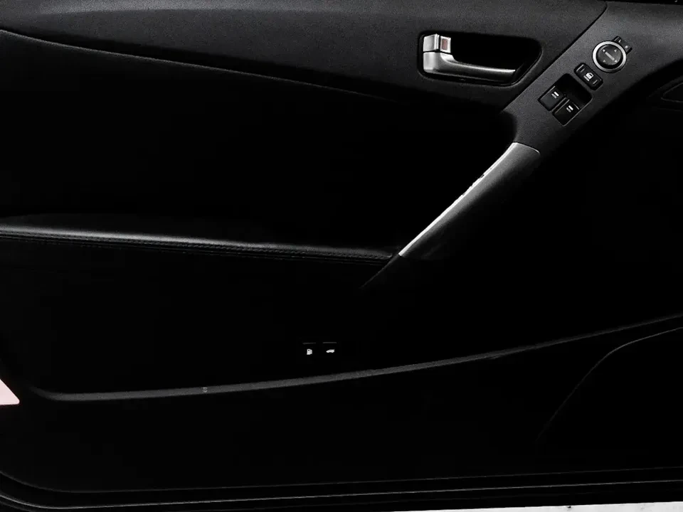 2015 Hyundai Genesis - Image 10 of 20