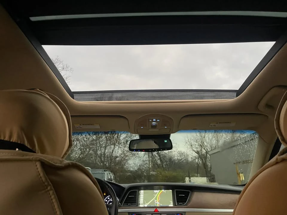 2015 Hyundai Genesis - Image 7 of 17