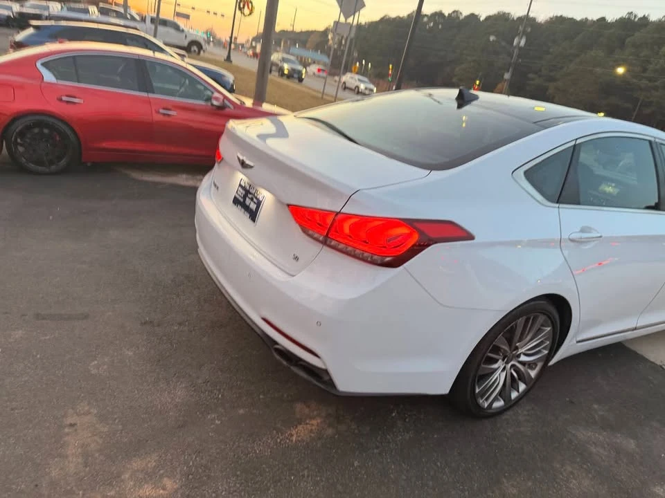 2015 Hyundai Genesis - Image 16 of 19