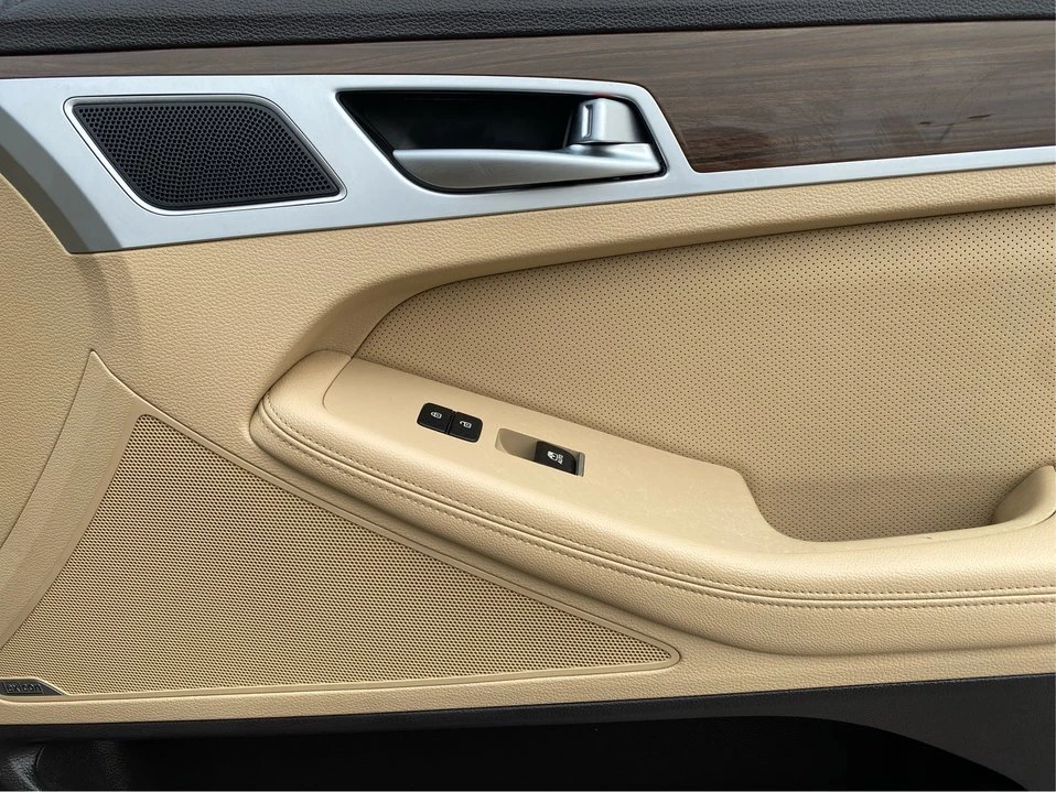 2015 Hyundai Genesis - Image 19 of 19