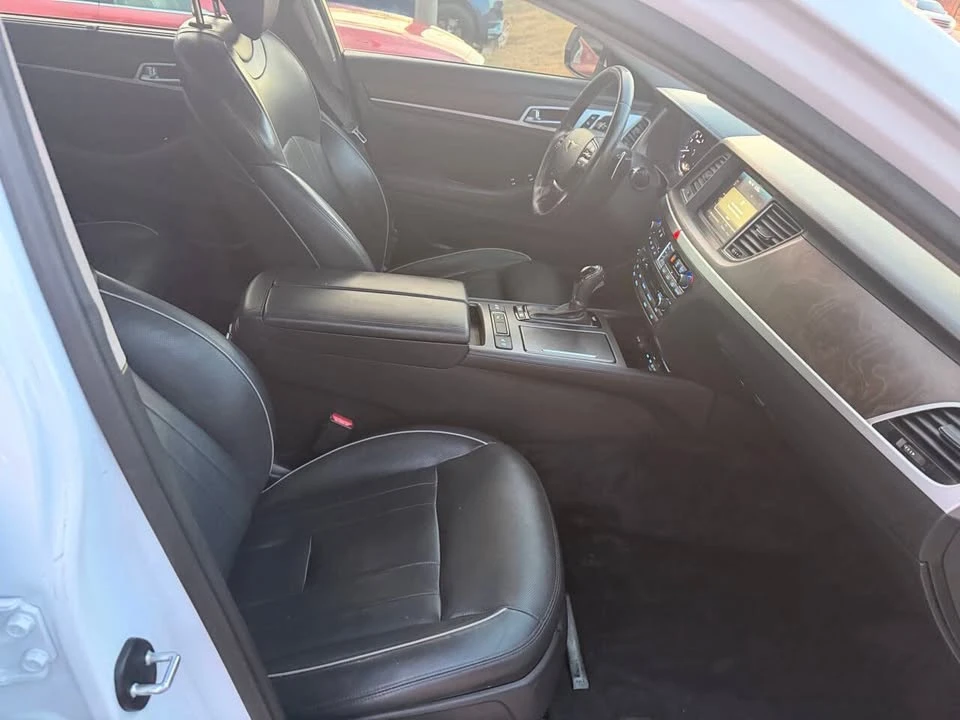 2015 Hyundai Genesis - Image 6 of 19