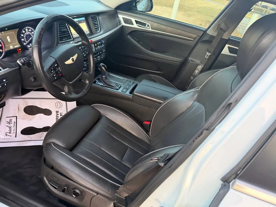 2015 Hyundai Genesis - Image 13 of 19