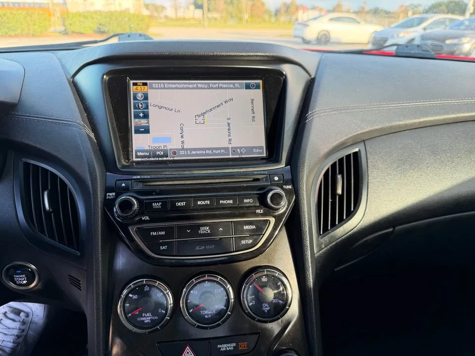 2015 Hyundai Genesis - Image 16 of 17