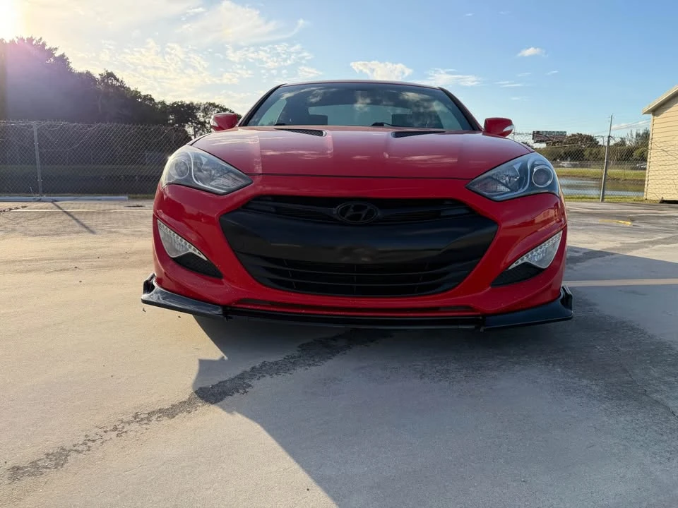 2015 Hyundai Genesis - Image 9 of 17