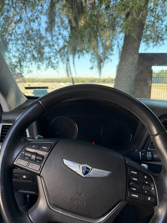 2015 Hyundai Genesis - Image 4 of 8