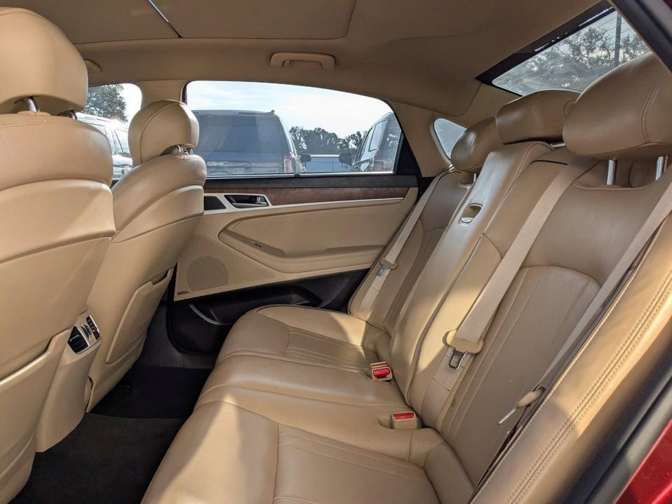 2015 Hyundai Genesis - Image 8 of 20