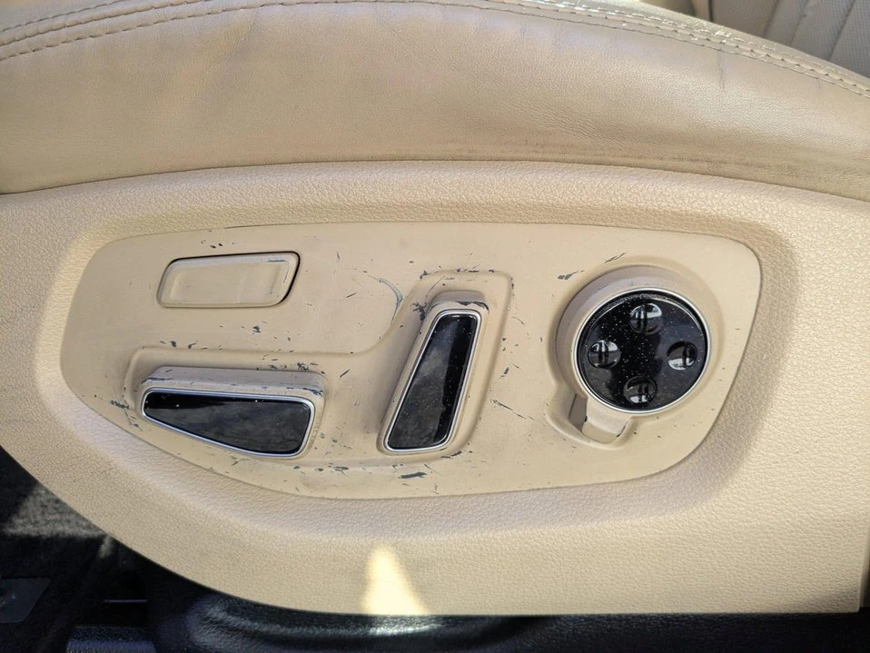 2015 Hyundai Genesis - Image 15 of 20