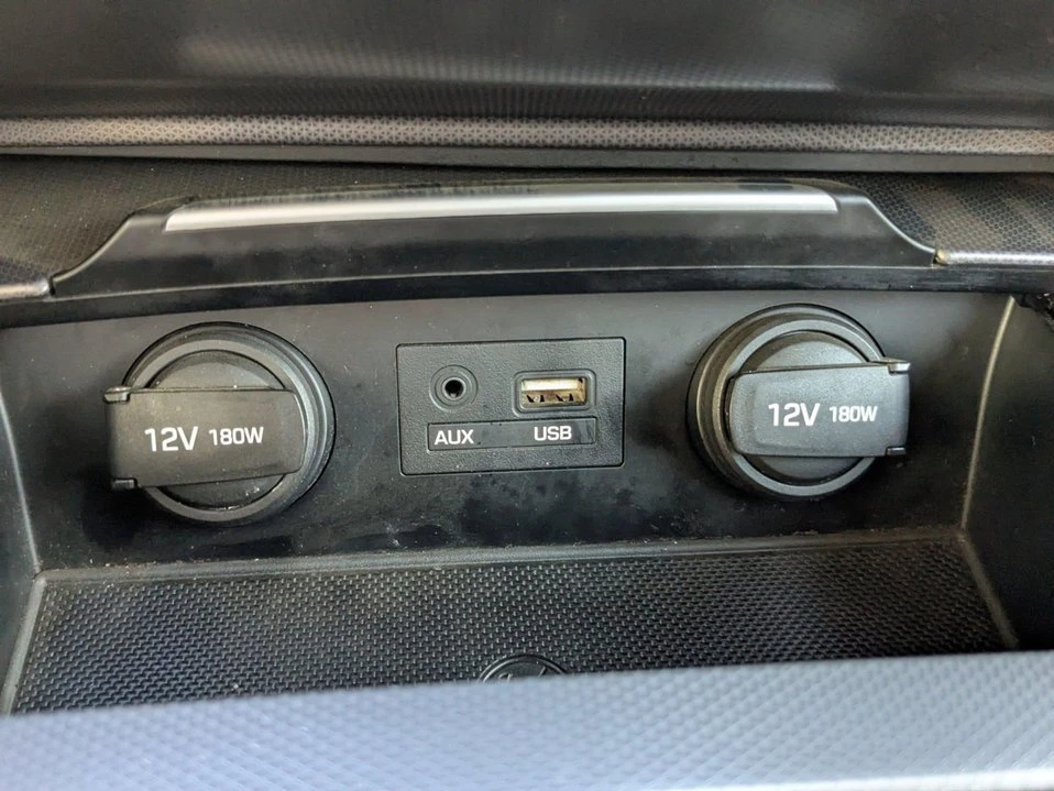 2015 Hyundai Genesis - Image 17 of 20
