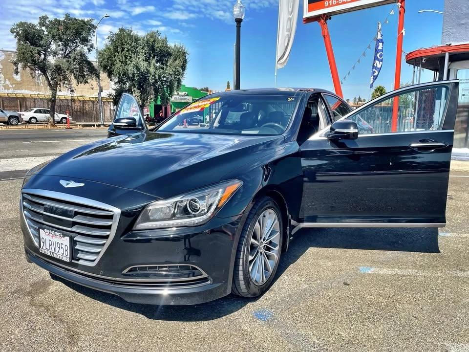 2015 Hyundai Genesis - Image 8 of 20