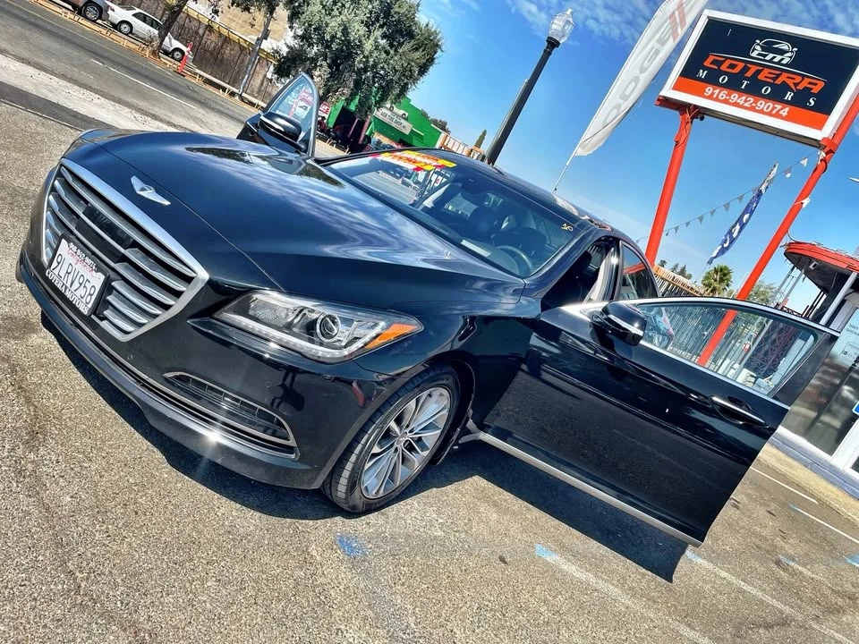 2015 Hyundai Genesis - Image 9 of 20