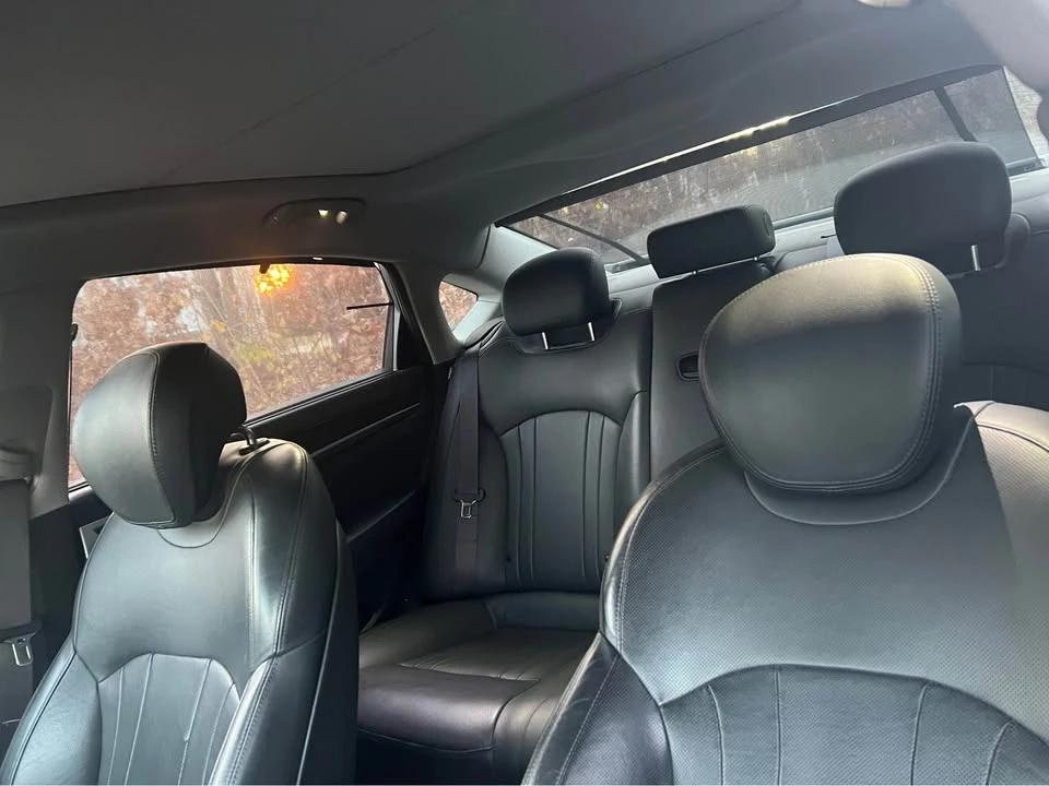 2015 Hyundai Genesis - Image 6 of 8