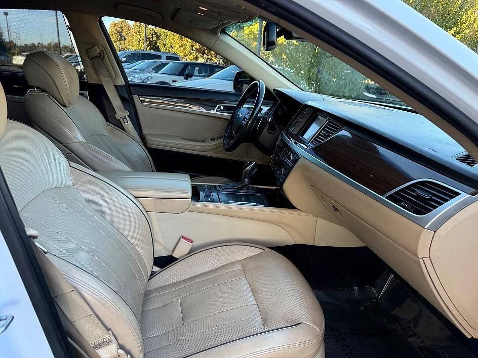 2015 Hyundai Genesis - Image 9 of 19