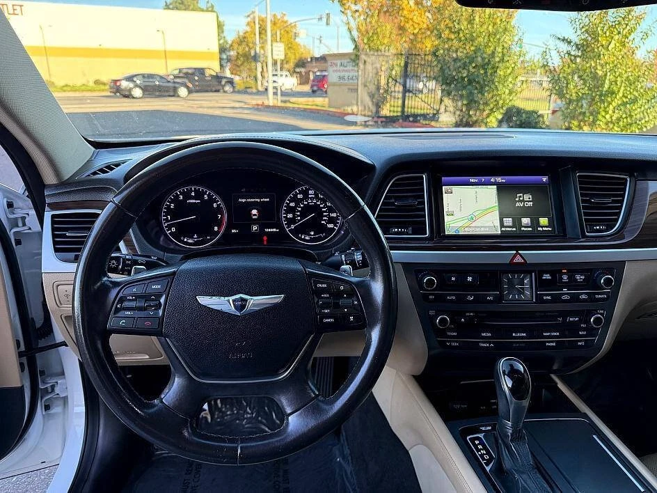 2015 Hyundai Genesis - Image 14 of 19