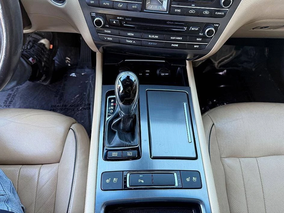 2015 Hyundai Genesis - Image 18 of 19