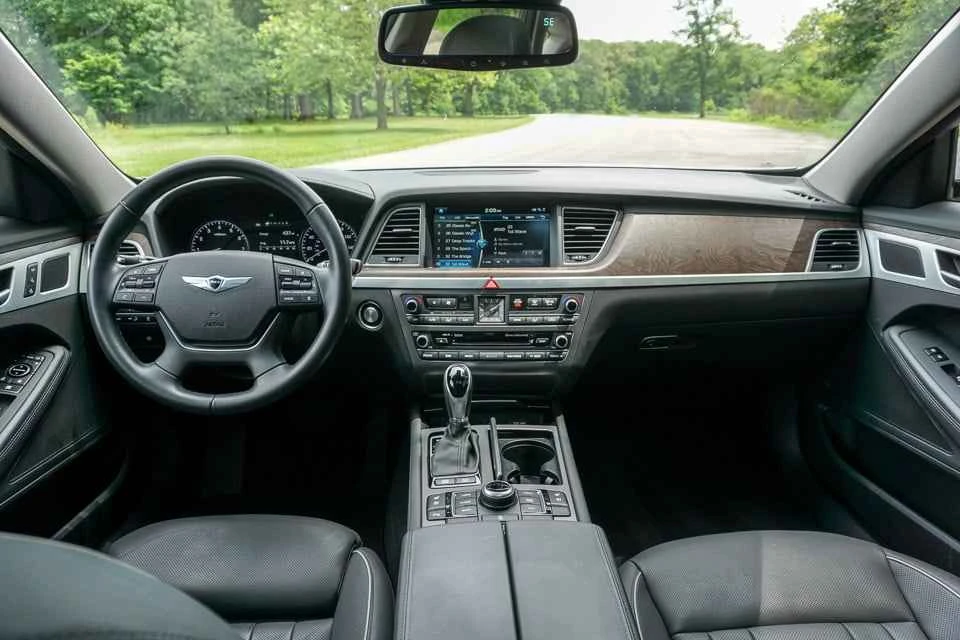 2015 Hyundai Genesis - Image 11 of 13
