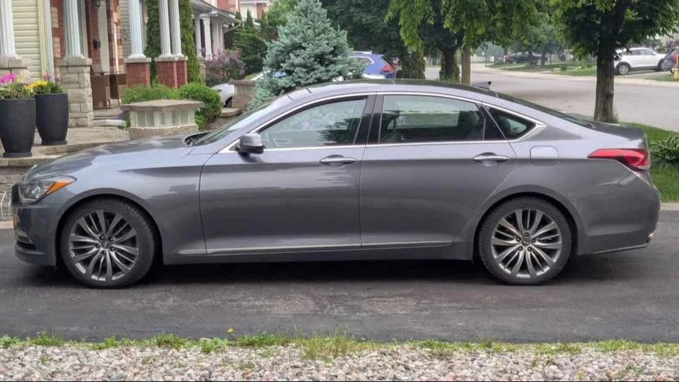 2015 Hyundai Genesis - Image 2 of 13