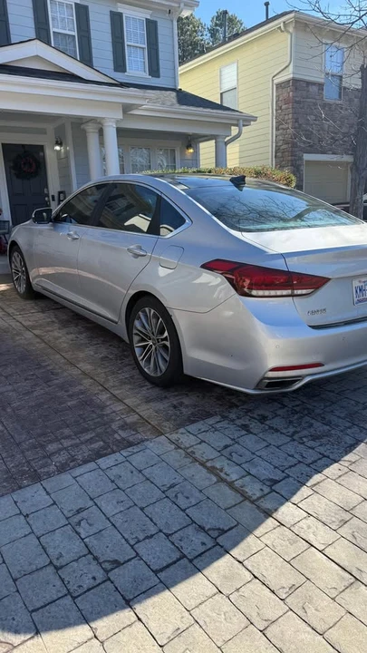 2015 Hyundai Genesis - Image 2 of 11