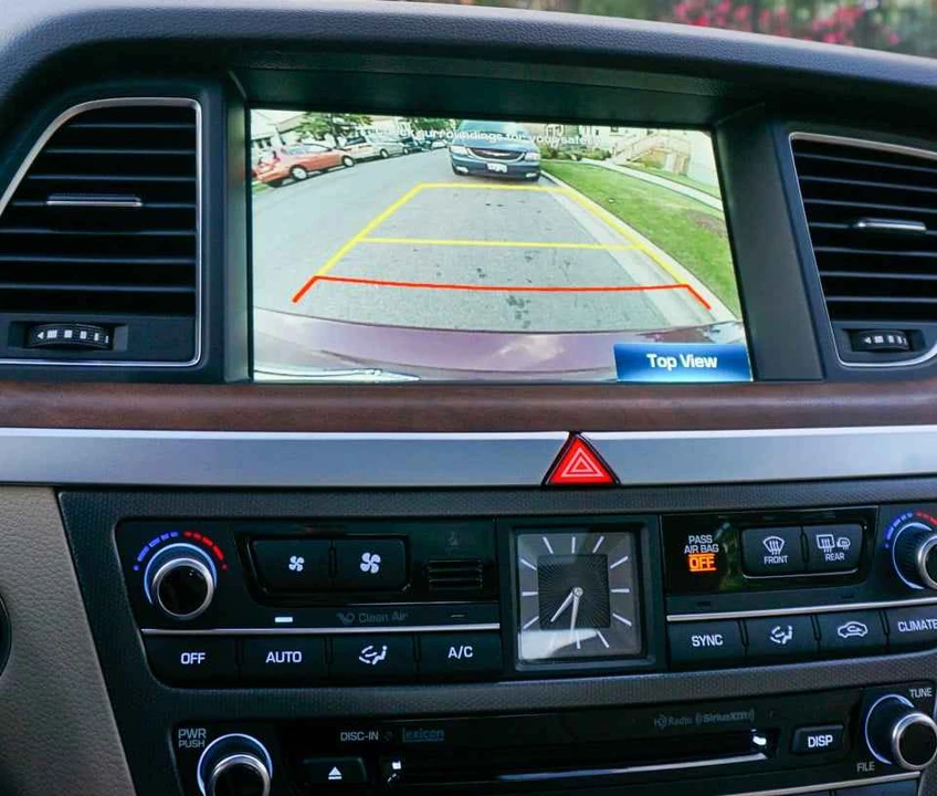 2015 Hyundai Genesis - Image 6 of 13