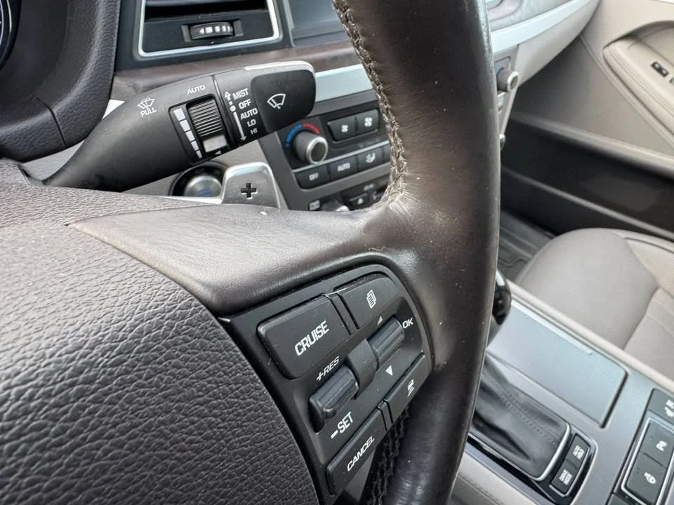 2015 Hyundai Genesis - Image 12 of 13