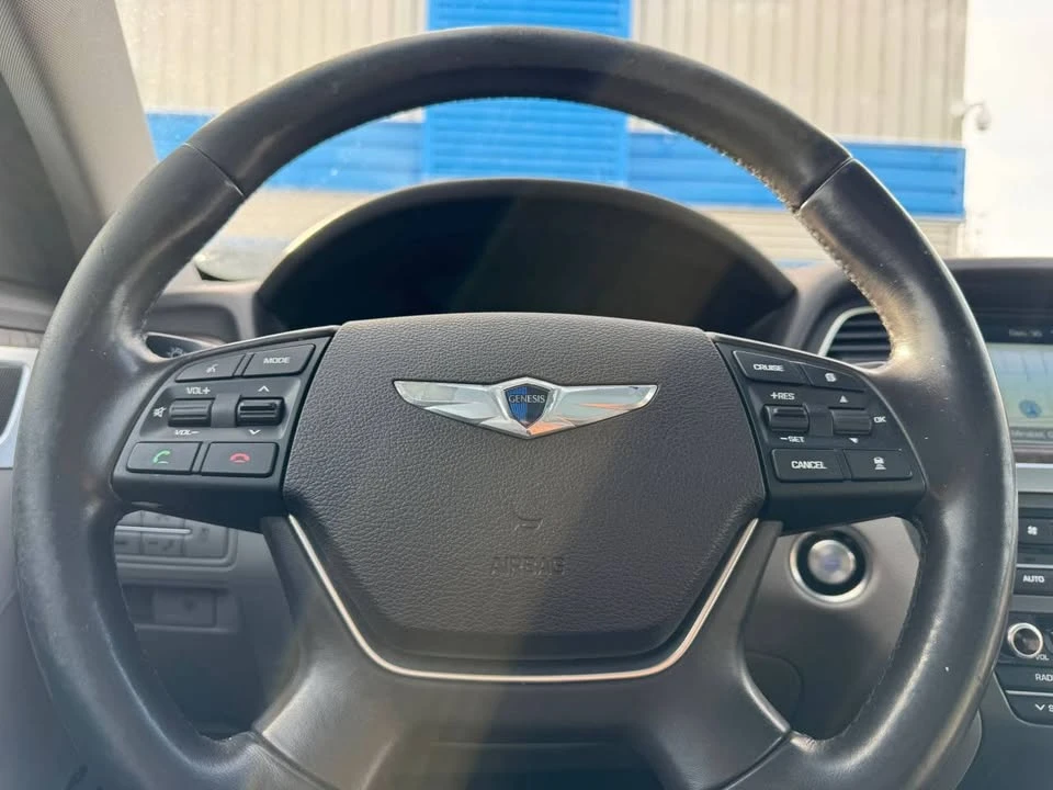 2015 Hyundai Genesis - Image 8 of 13