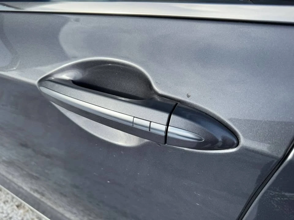 2015 Hyundai Genesis - Image 5 of 13