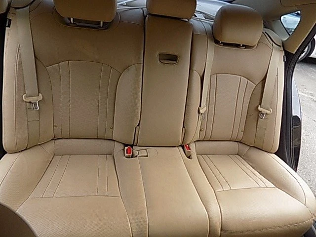 2015 Hyundai Genesis - Image 15 of 17