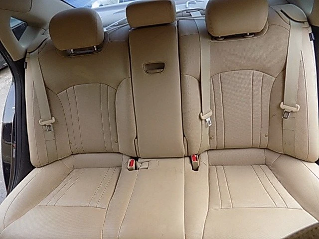 2015 Hyundai Genesis - Image 10 of 17