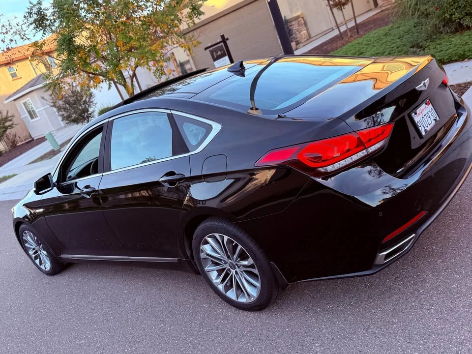 2015 Hyundai Genesis - Image 14 of 19