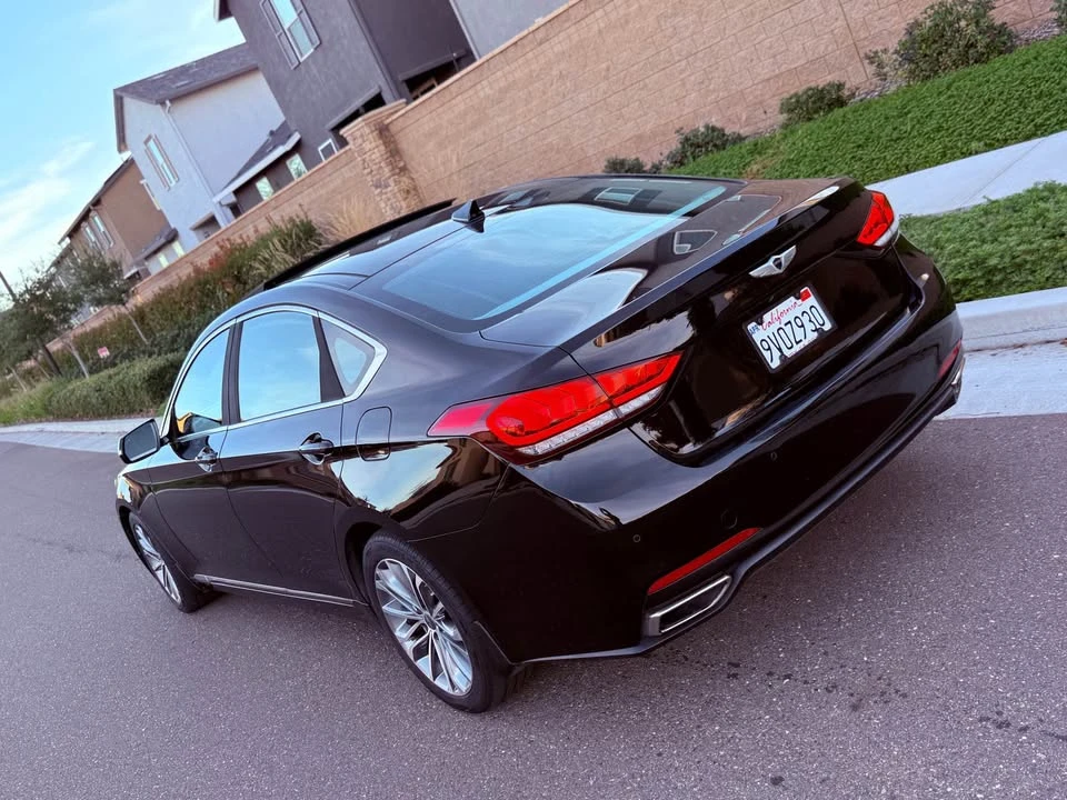2015 Hyundai Genesis - Image 12 of 19