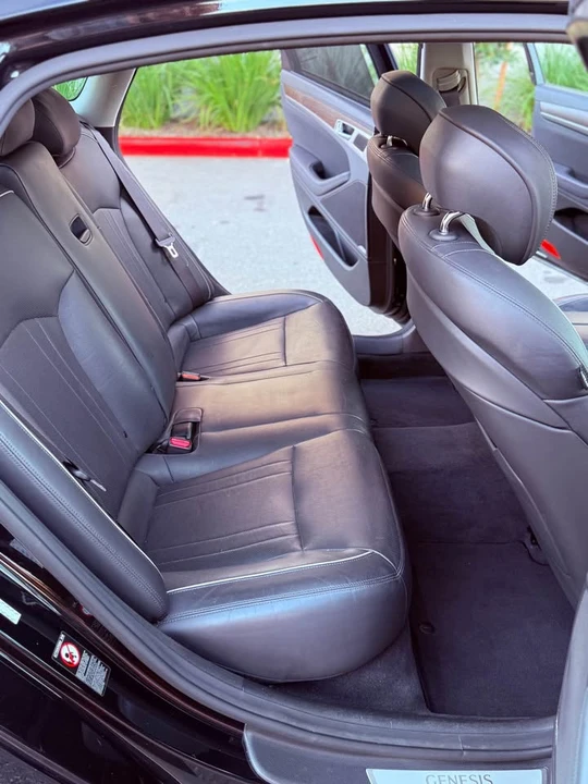 2015 Hyundai Genesis - Image 5 of 19