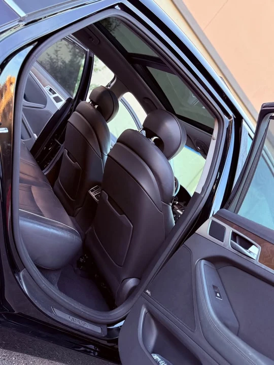 2015 Hyundai Genesis - Image 6 of 19